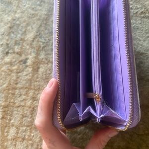 Claire’s wallet